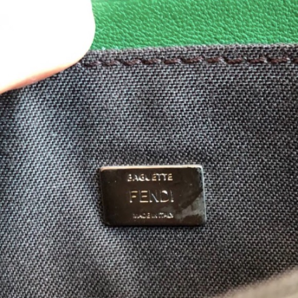 Fendi small green leather baguette bag. Never worn. - Picture 4 of 5